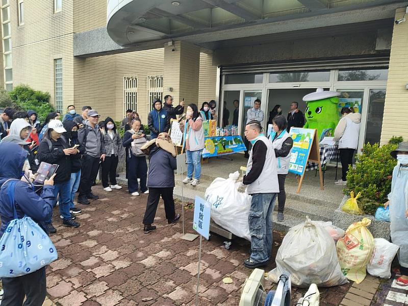 民眾響應資源回收。