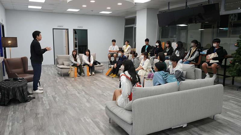 全媒體直播中心課程。