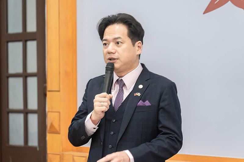 邱臣遠代理市長致詞。