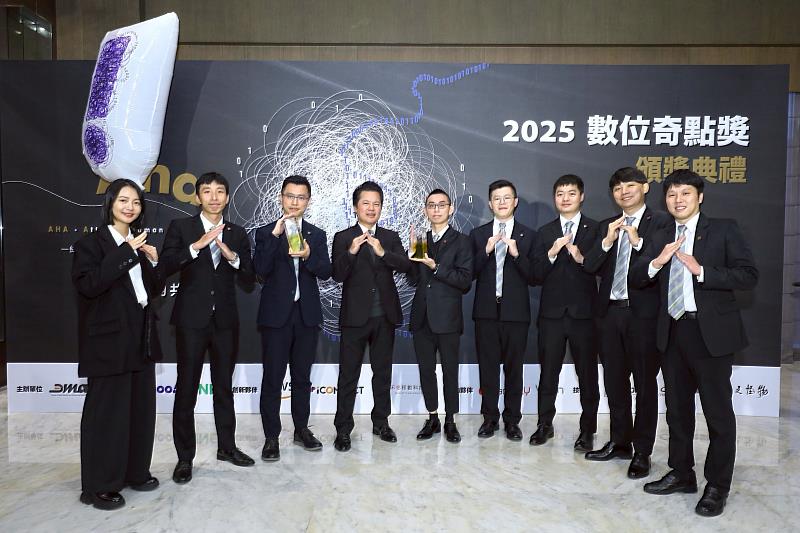 信義房屋以科技展現創新實力，屢受各界讚譽，於今年數位奇點獎再獲佳績，勇奪2金2銀2銅等獎項殊榮。