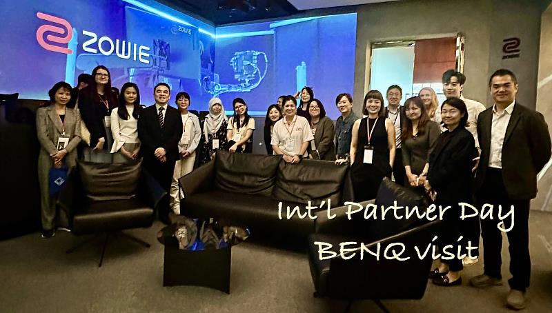 訪賓與BenQ團隊合影留念。