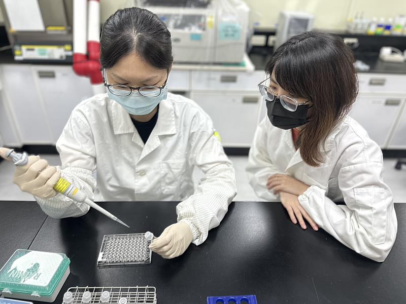 青年透過工作崗位訓練能迅速上手。