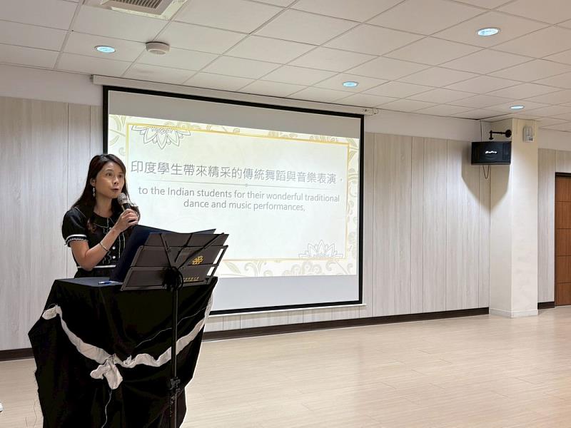 國際事務處葉惠菁國際長於活動中致詞，強調推動多元共融校園的重要性，並感謝全體師生的參與與支持。