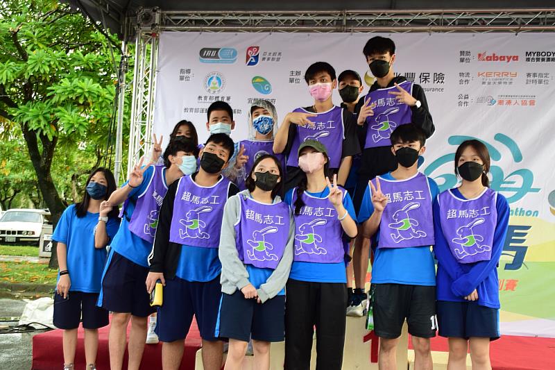 宜蘭在地師生組隊參賽並擔任志工，在課業之外以行動落實五育並進、均衡發展的精神。