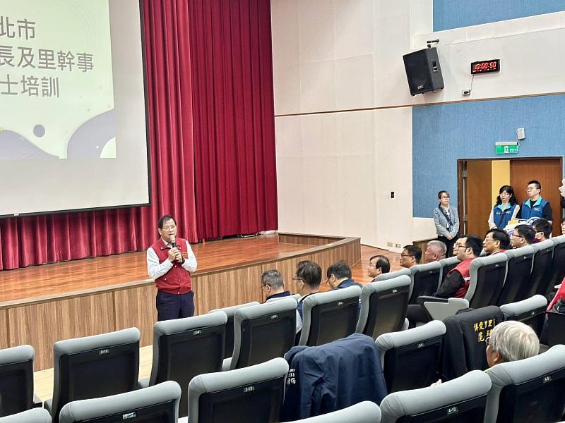 消防局長陳崇岳致詞。