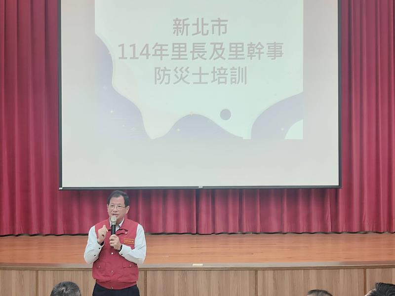 消防局長陳崇岳致詞。