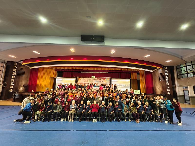 「食尚慢活、銀造健康－共創苗栗幸福山城」計畫成果發表會大合照。