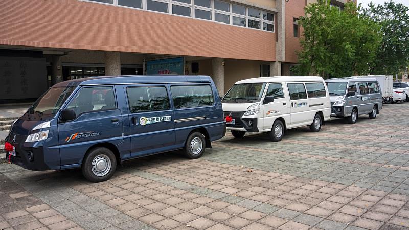 嘉義縣獲捐3輛校園體育專車，改善訓練交通困境 -3