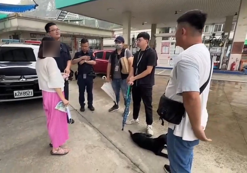 婦人長期餵養犬群致社區不安，嘉畜所開罰8萬6並提告妨礙公務。