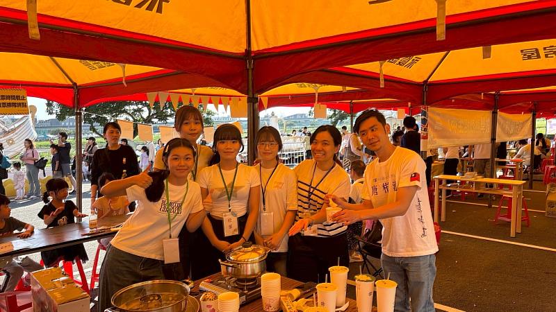 動手搓湯圓話團圓。