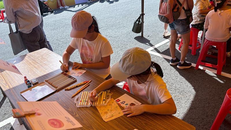 紙上旅遊去畫出美味異國料理。