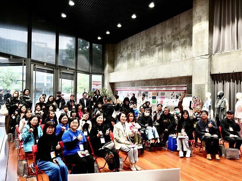 活動現場，與蒞臨的合作夥伴、貴賓及校內師生共同留影。