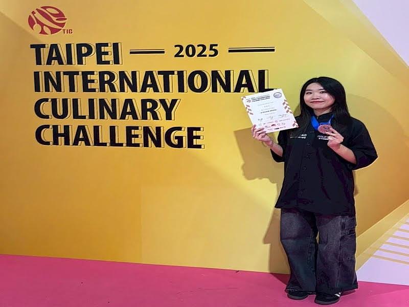 方宜凡同學榮獲創意麵包藝術展示－銀牌