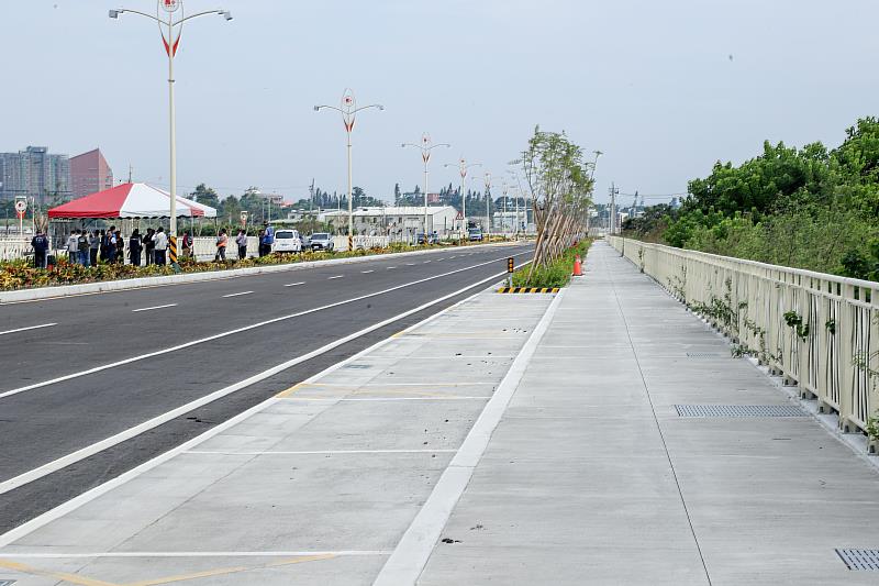 翁章梁視察「民雄頭橋都市計畫特II道路銜接13號及13-2道路工程」