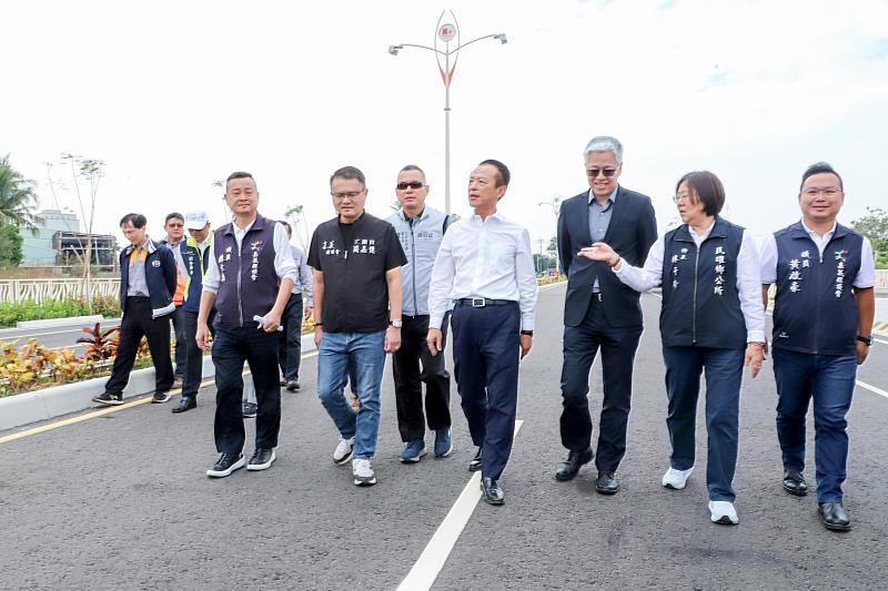 翁章梁視察「民雄頭橋都市計畫特II道路銜接13號及13-2道路工程」