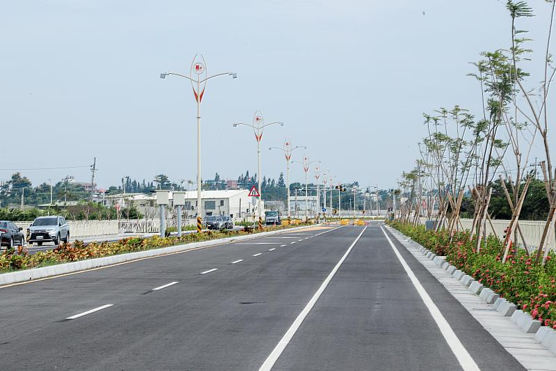 翁章梁視察「民雄頭橋都市計畫特II道路銜接13號及13-2道路工程」