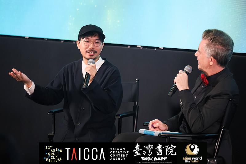 《A面：我的一天》導演溫景輝（左一）和現場觀眾交流。（AWFF提供）