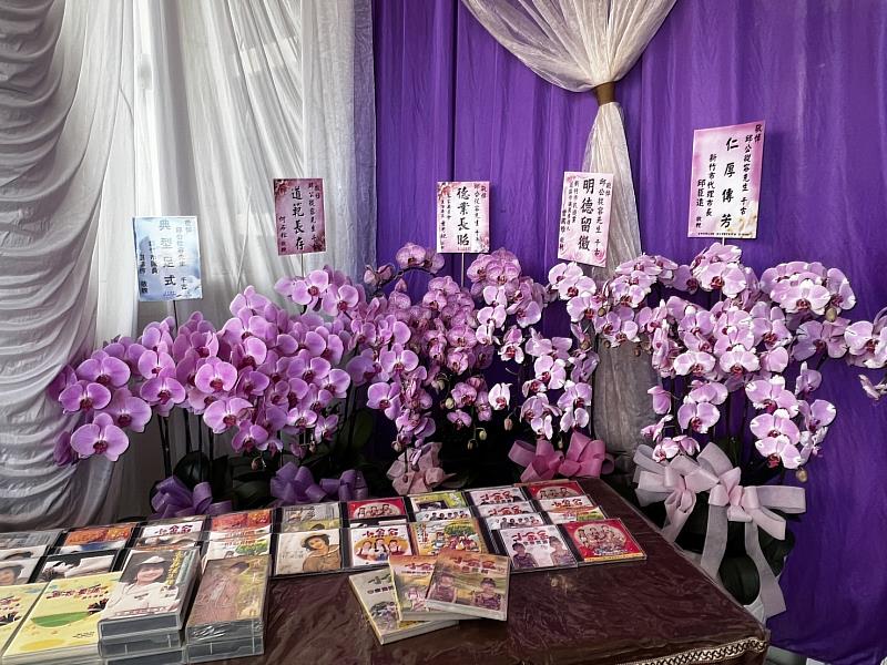 圖5 無論在客語流行音樂、童謠創作或語言推廣上，邱從容先生始終以行動守護母語，使客語在不同世代之間延續流傳