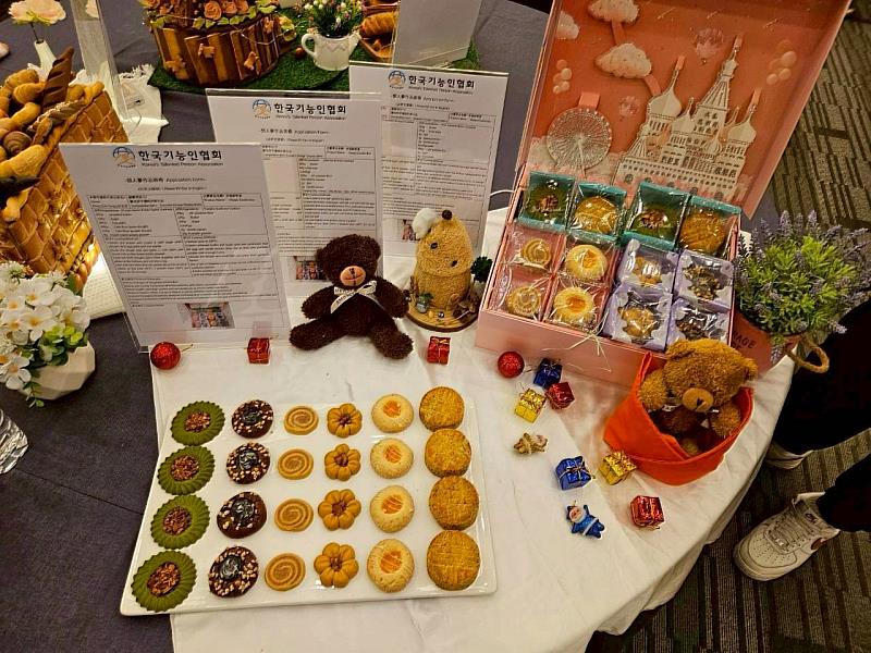 觀光伴手禮設計展示金牌作品,融合地方文化與創意元素,展現跨文化詮釋能力與專業美感
