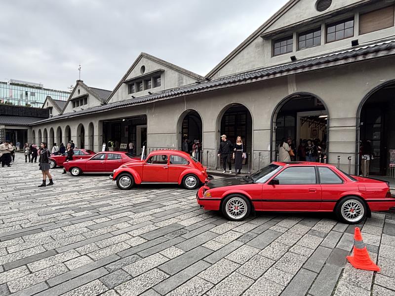 圖4.松山文創園區經典古董車展示區
