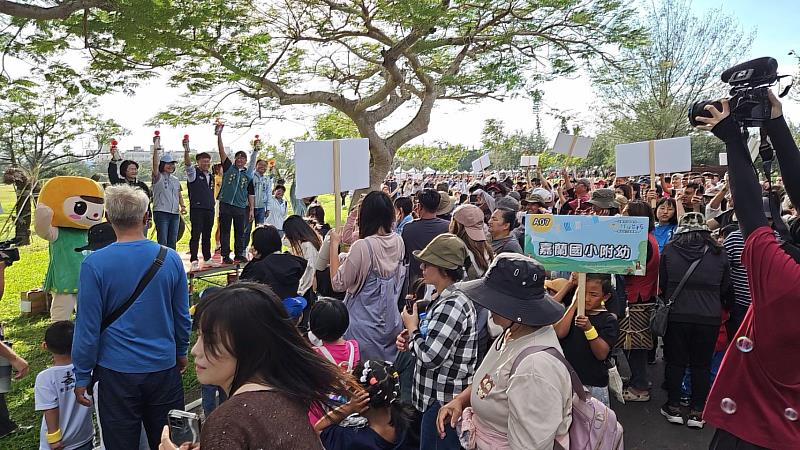 臺東「親子健行嘉年華」開跑！陽光.綠地與台東藍陪孩子共享自然