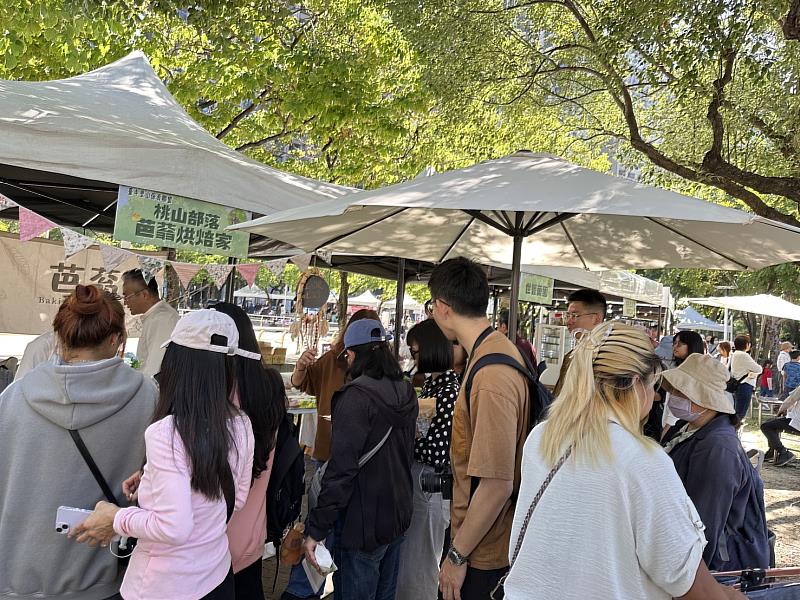 一開幕民眾即熱烈支持兌換里山券超過新台幣20萬元。