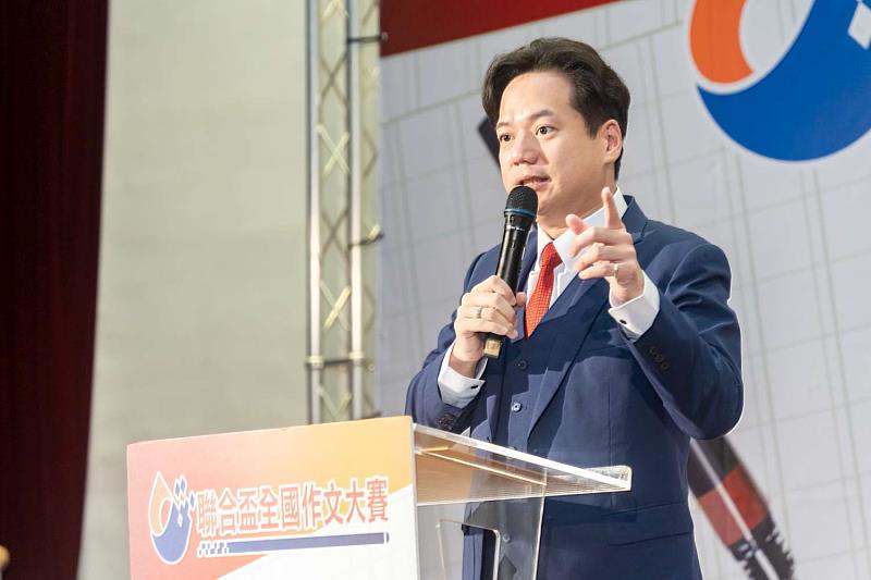 代理市長邱臣遠致詞勉勵。