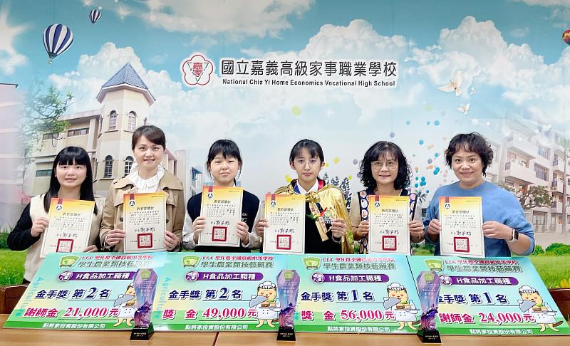民生國中校友吳翊斳勇奪全國技藝競賽金手獎第1名，展現適性教育成果。