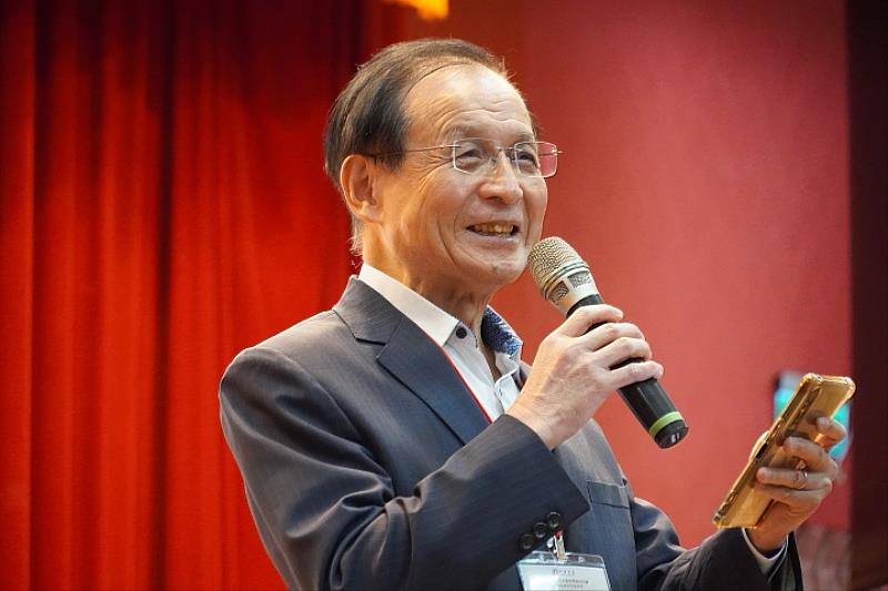 財團法人商業發展研究院董事長許添財分享佛學智慧，呼籲以心靈修養促進社會與產業的永續發展。