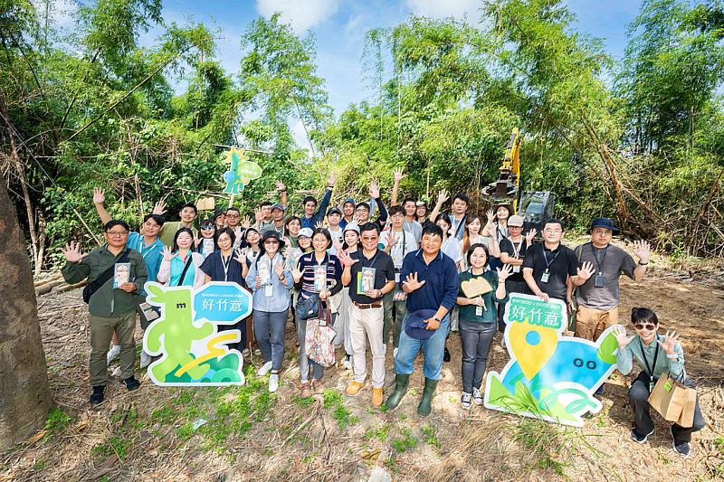 參訪高雄燕巢示範點合影。