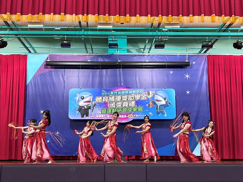 竹光國民運動中心匯聚親師生，共同見證新竹市體育績優孩子的亮眼成長。