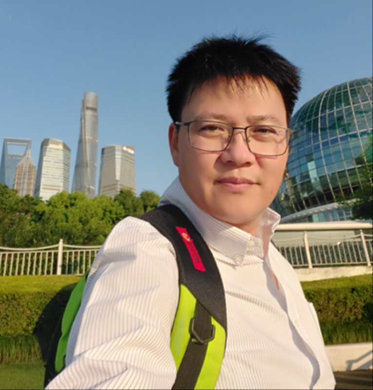 潤泰精密材料副總鄭瑞濱。