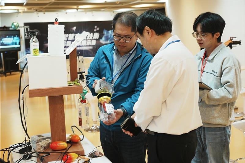 屏科大團隊發表技術「基於多模態AI之病蟲害偵測及警示整合系統設計與實作」。