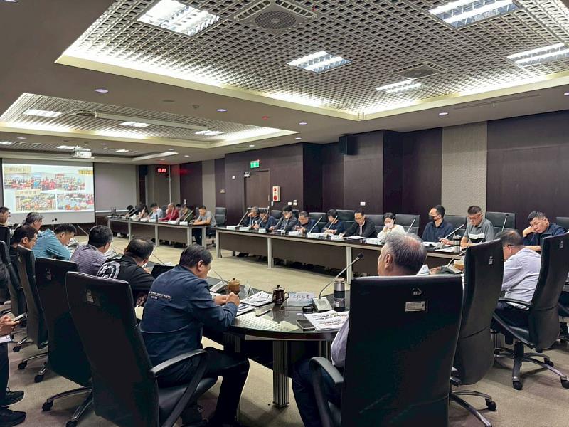 本年度廉政會報由各科室中心及各大隊派員出席。