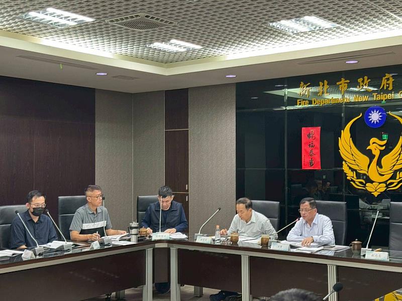 新北消防局召開114年廉政會報，由局長陳崇岳（右1）親自主持會議。