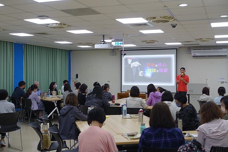 蘇森永理事長提醒家庭和諧的要訣。