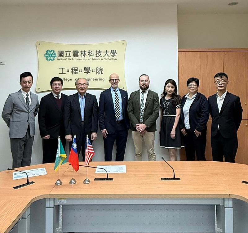 教育部邀訪美國賓夕法尼亞理工學院訪問團參訪雲科大工程學院無人載具暨影像辨識實驗室、感測與應用實驗室及綠色奈米實驗室，進行深度技術交流。