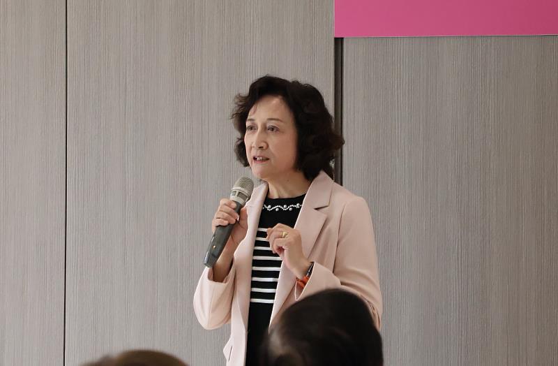 婦女會會長羅蕙蓮期盼同學在東海安心求學，未來將這些溫暖化為愛的種子，持續傳遞給更多需要的人。