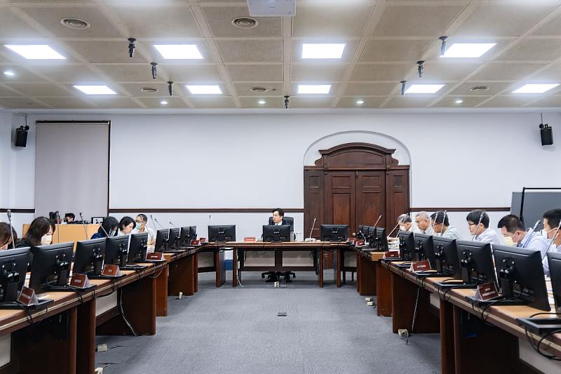 代理市長邱臣遠主持「新竹市114年度第11次道路交通安全聯繫會報」。