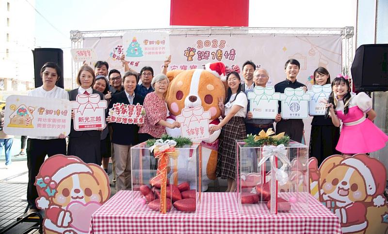 等家寶寶社福協會共4家企業贊助及6家受贈育幼院與公益大使柯基犬卡卡一起啟動募資儀式。