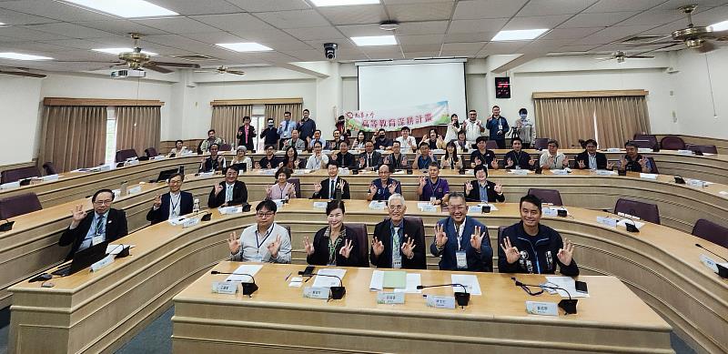 南華大學舉辦「114年度區域產學聯盟交流會」，匯集產學能量，攜手邁向永續經營。與會人員大合照。