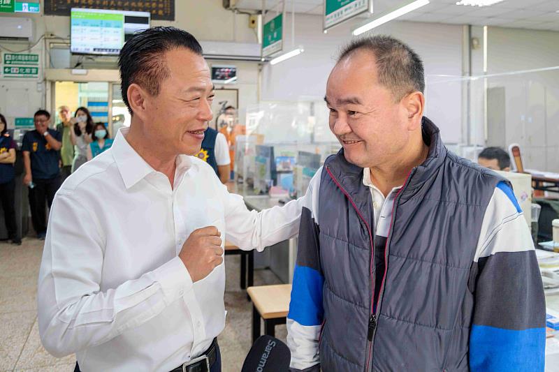 成功攔阻800萬元詐騙案 翁章梁拍短片籲勿輕易上當