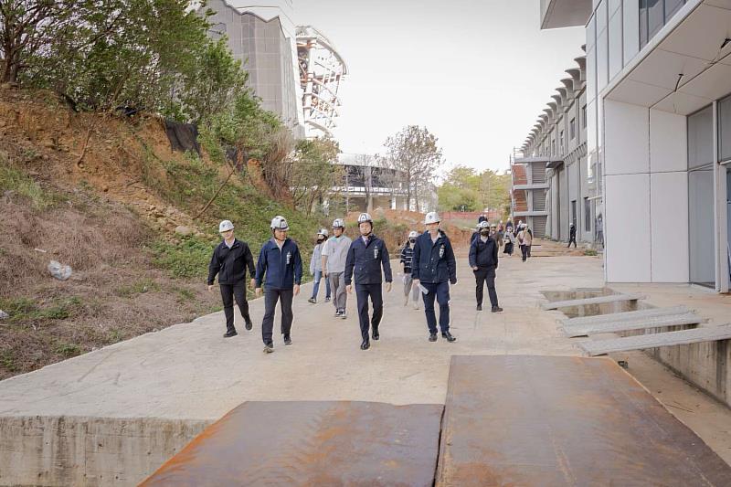 邱臣遠代理市長視察「新竹文創館」。