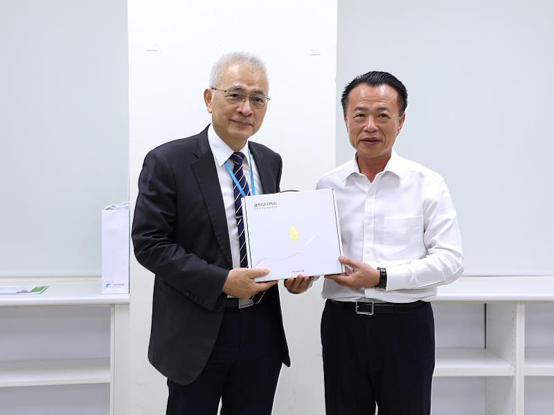 工研院長張培仁率團隊參訪亞創中心。