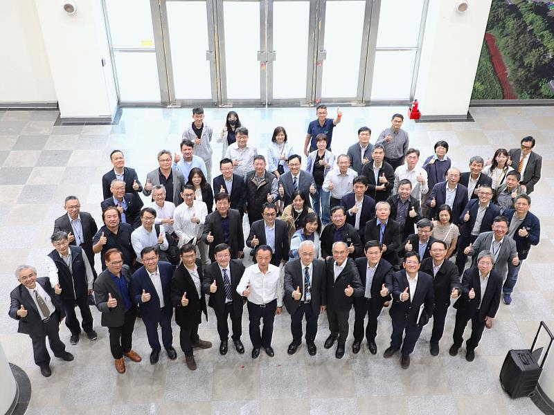 工研院長張培仁率團隊參訪亞創中心。