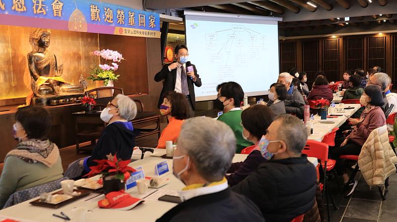 王院長長期擔任靈鷲山全球榮董總會執行顧問，曾在健康講座為榮董講授醫療知識。（圖片提供/靈鷲山佛教教團提供）