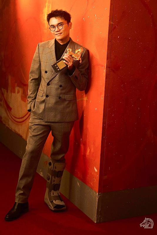 大傳系潘客印校友以《我家的事》拿下本屆金馬獎最佳改編劇本獎。（圖／金馬執委會提供）