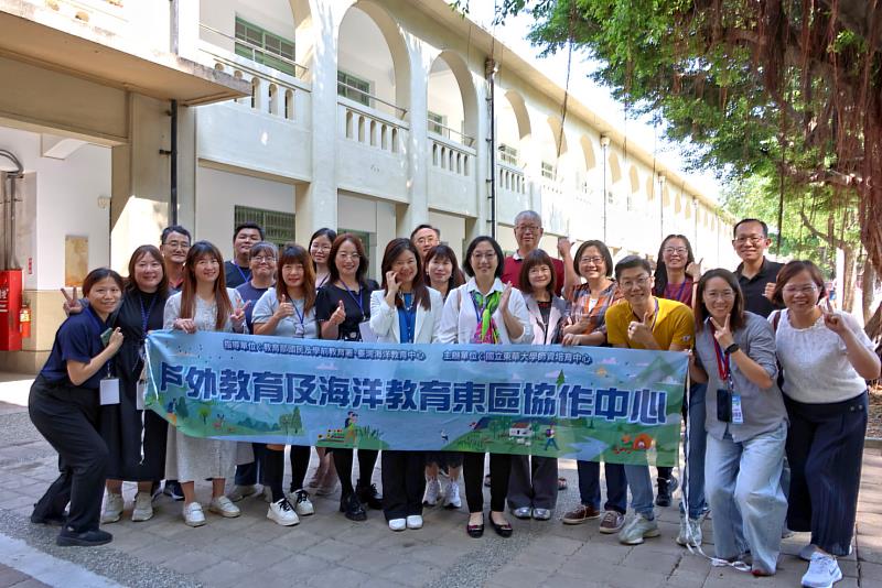 中區場次於11月3、4日在彰化縣中山國小辦理,期能強化各縣市輔導員的專業能量。