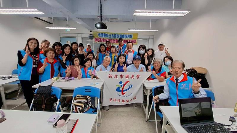 新北市資訊隊114年第4次手機微電影教學合照。