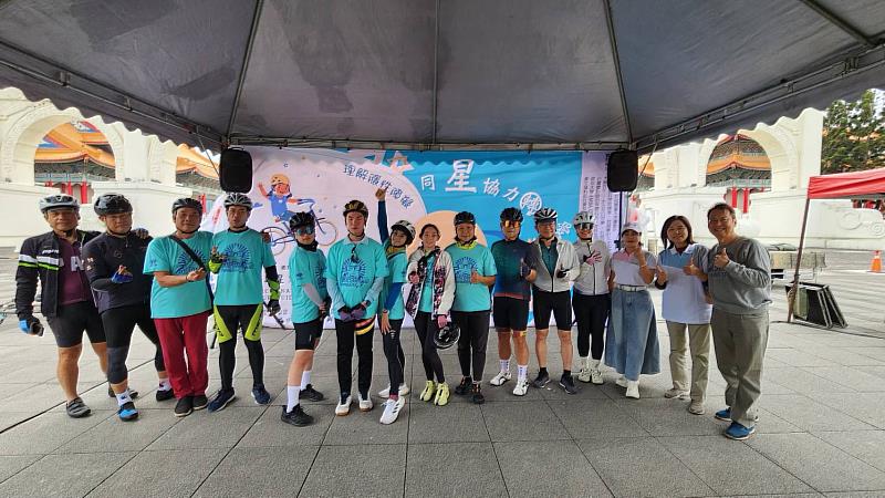 政大EMBA自行車社2025年11月星兒環島陪騎。